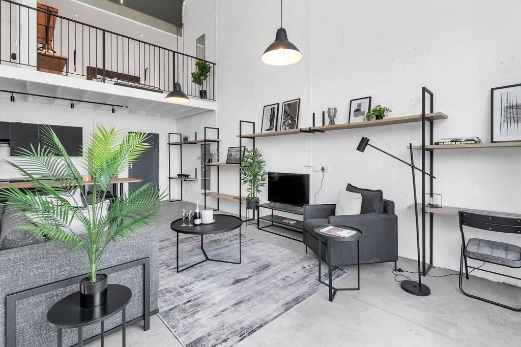 Apartment Spice Yard Lofts On Voortrekker-b116 *
